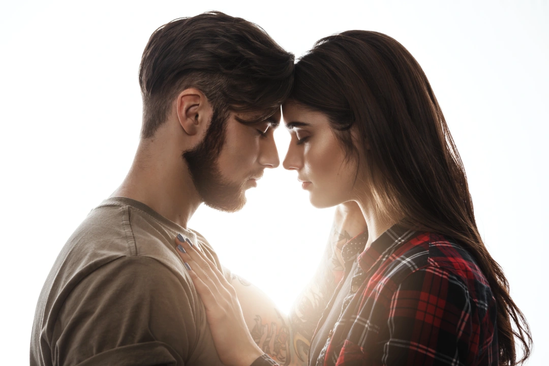 head-head-woman-holding-hands-man-s-chest