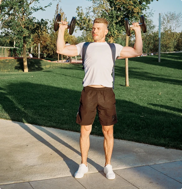 man-lifting-dumbell
